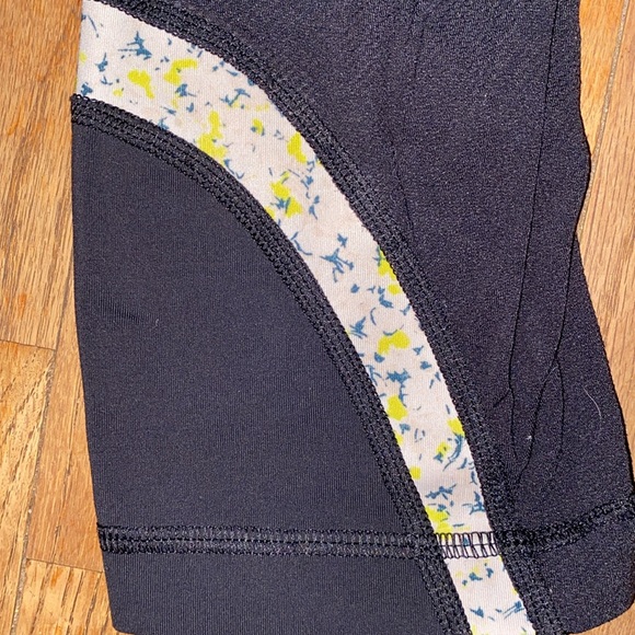 Lululemon Run:Inspire Crop II/Black/W Quilt/Fresh Fleur Neutral Blush Split Pea - Picture 7 of 11